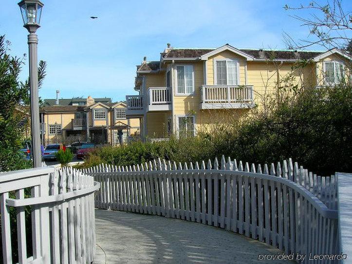 Pelican & 4* Cambria